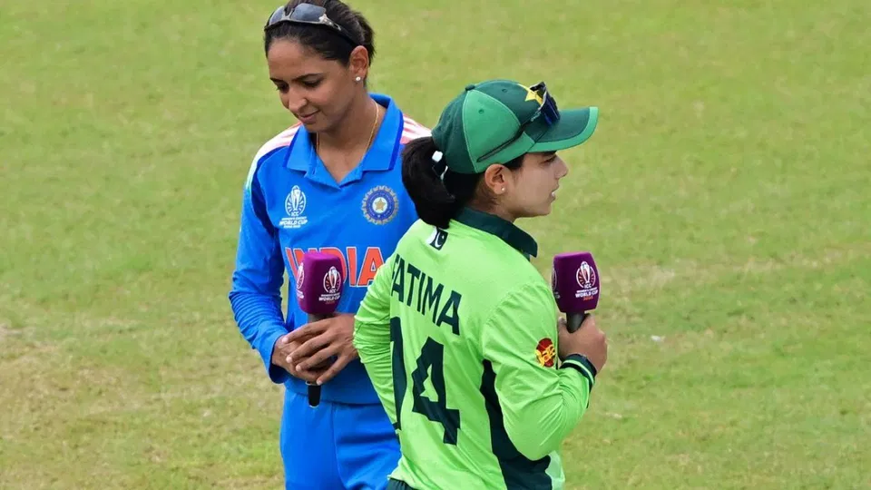 India Vs Pakistan Handshake Row: Harmanpreet Ignores Fatima Sana In Women's T20 World Cup